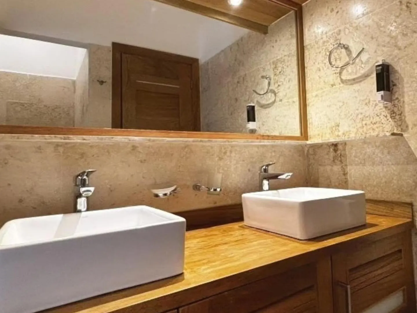 A Quiet Retreat In Paradise - 2 Bedroom 2 Pools, Wifi, Ac, Private Hot Tub Las Terrenas